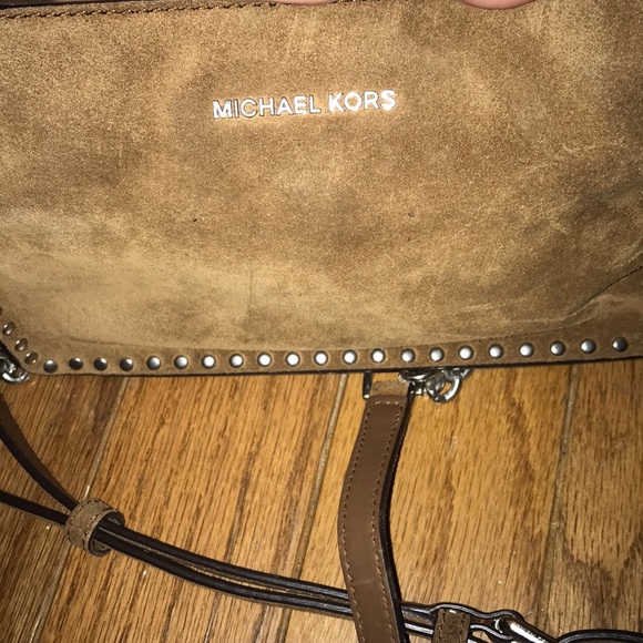 Tan suede Michael Kors crossbody purse - Picture 2 of 3